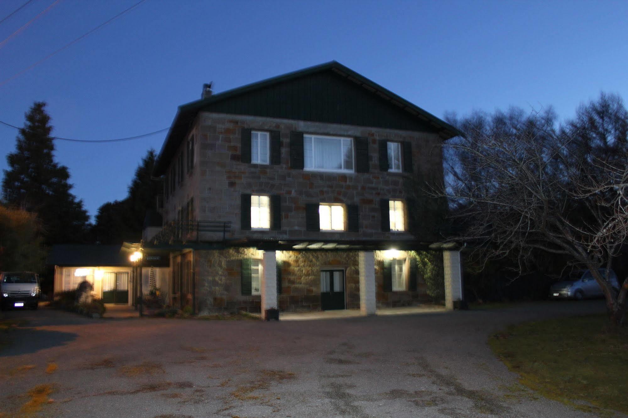 The Mill House Motel Herbert Екстериор снимка