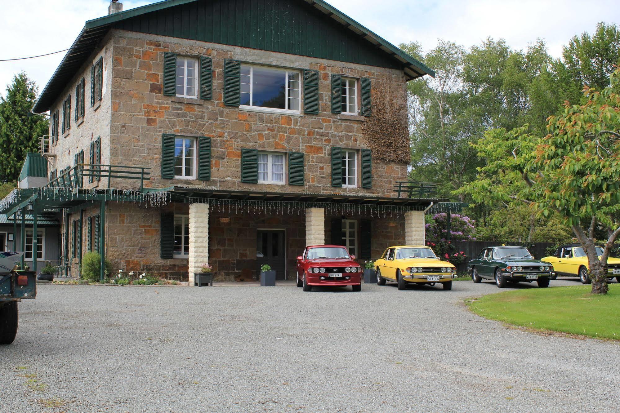 The Mill House Motel Herbert Екстериор снимка
