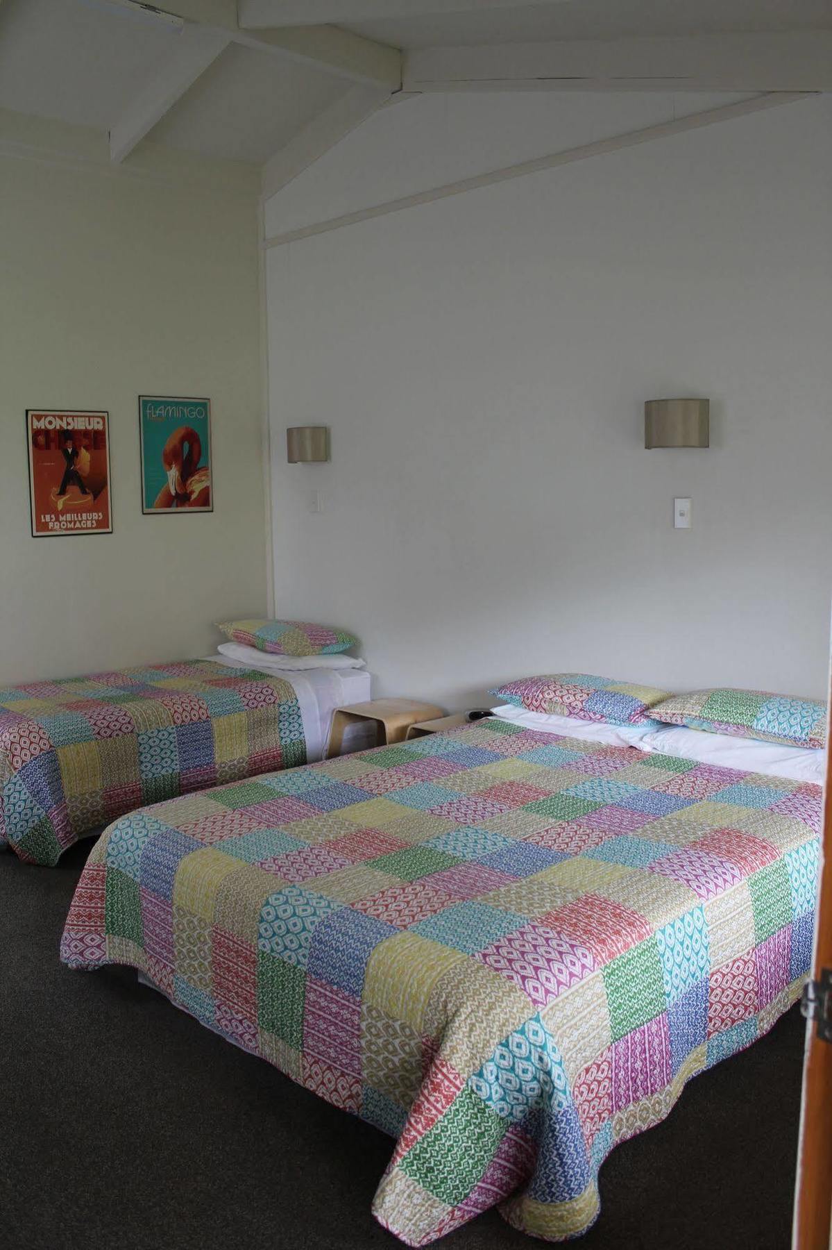 The Mill House Motel Herbert Екстериор снимка