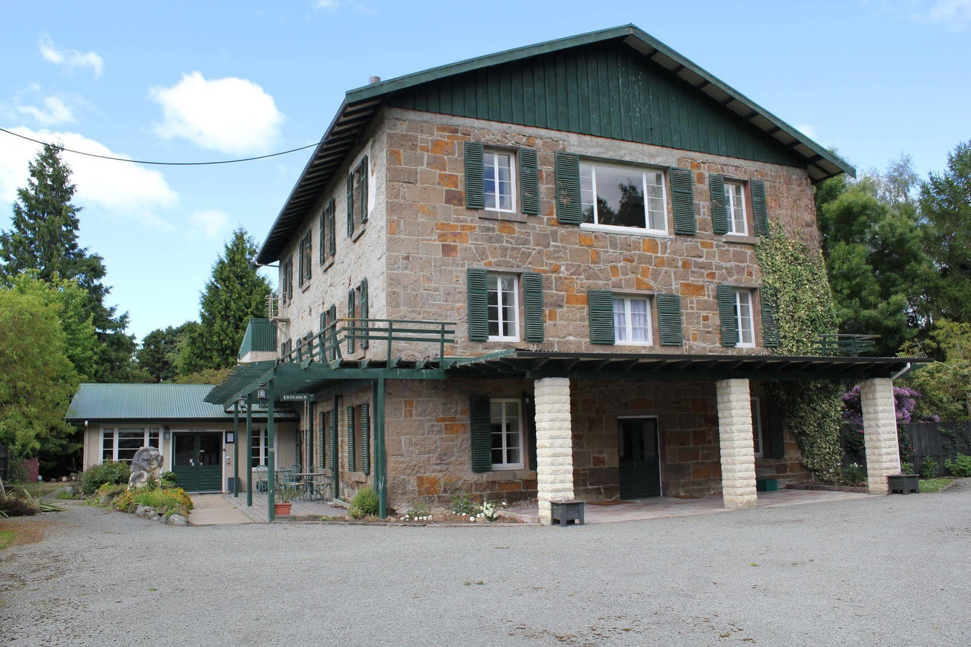 The Mill House Motel Herbert Екстериор снимка